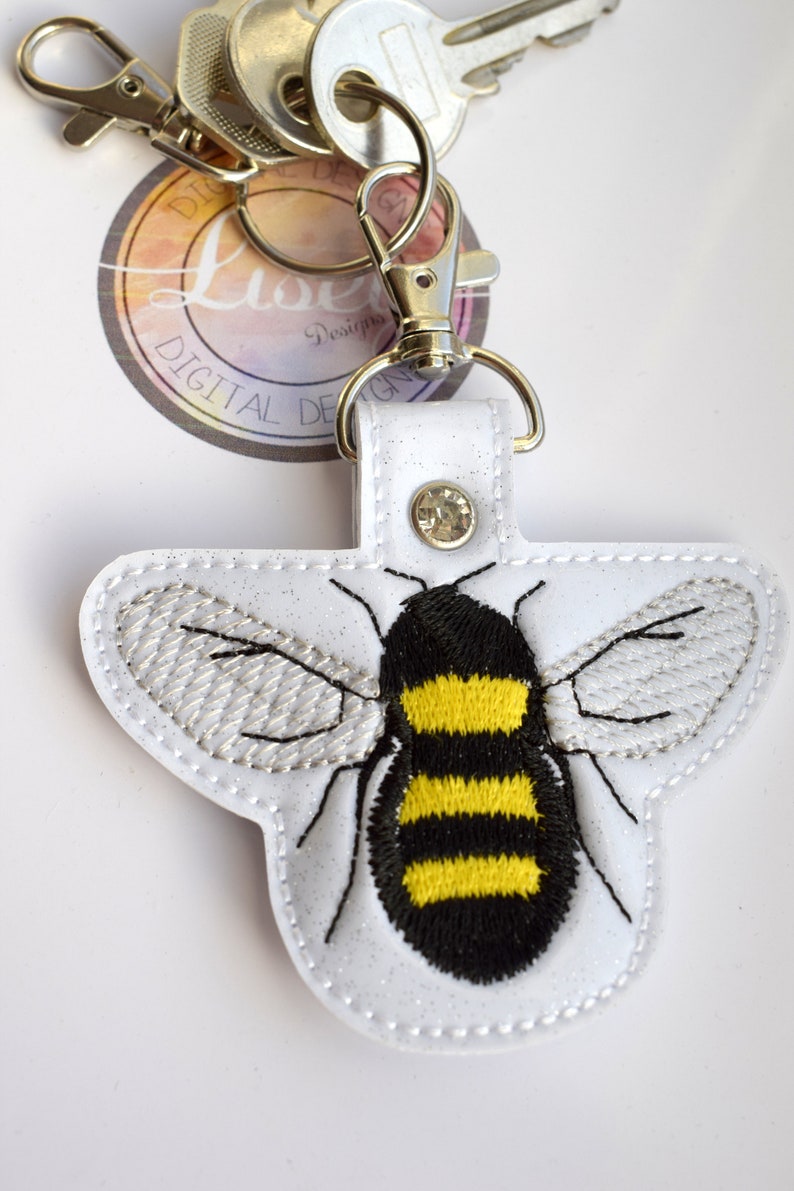 DIGITAL PATTERN Bee Coin Keeper Bee Key Fob ITH Embroidery Etsy