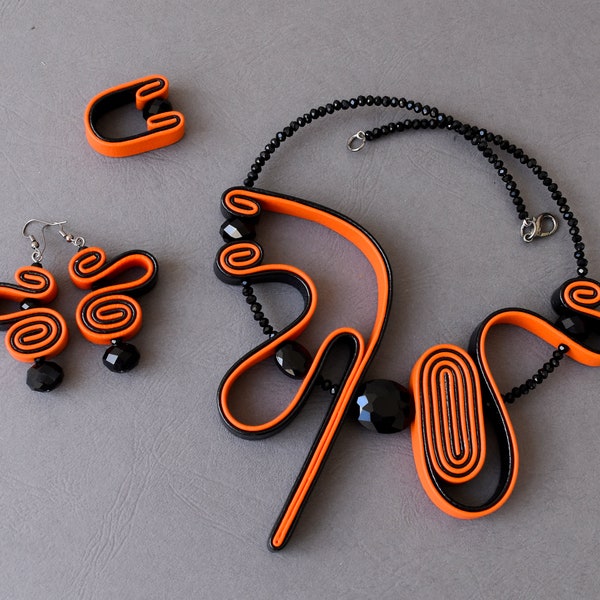 Avantgarde schwarz und orange halsband oder set nach wahl. Ungewöhnliche künstlerische verspielte kurze Halskette, Zeitgenössische Halskette, Boho Schmuck