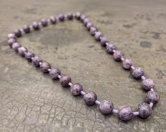 Collana di charoite che allevia lo stress mentale, pietra preziosa charoite autentica naturale, tessitura macrame fatta a mano, costruzione durevole