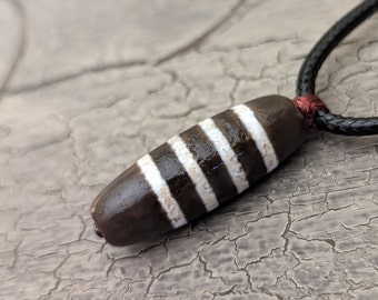 Striped Dzi Bead pendant necklace natural Genuine Tibetan vintage Agate, amulet Talisman Harmony and Fulfilment desire