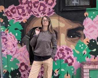 Jersey marrón 100% lana merino – Jersey de punto ligero hecho a mano / Jersey de lana merino suave y fina / Prenda de punto atemporal para el día a día