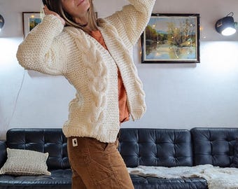 Jersey de punto trenzado 100% lana blanca – Cárdigan de punto extragrande hecho a mano / Jersey de lana gruesa y suave / Prenda de abrigo para el invierno