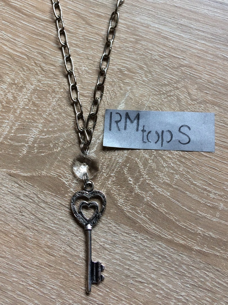Link chain silver with transparent facet charm and key charm chain silver with transparent faceted charm and key chain