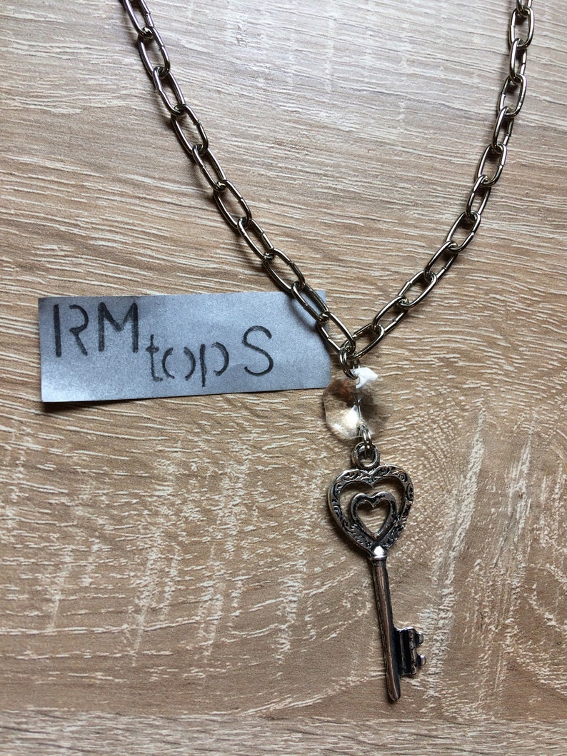 Link chain silver with transparent facet charm and key charm chain silver with transparent faceted charm and key chain