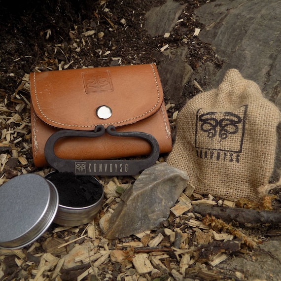 The Artisan Heritage Fire Kit – Hand-Forged Carbon Steel & English Flint in a Premium Top-Grain Leather Pouch