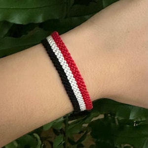 Handmade Yemen Flag Friendship Bracelet: Woven Cotton Armband