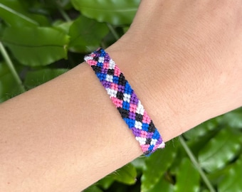 Genderfluid flag friendship bracelet – handmade embroidery floss bracelet, pepita pattern, adjustable wrist cord