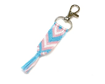 Transgender Pride Schlüsselanhänger: Handgebundenes Garn Makramee Accessoire