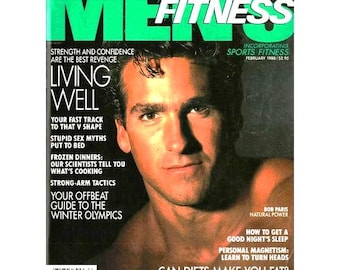 Peut inclure: Une couverture de magazine mettant en scène un homme torse nu avec le titre "Men's Fitness" et le texte "Living Well" et "Can Diets Make You Fat?"
