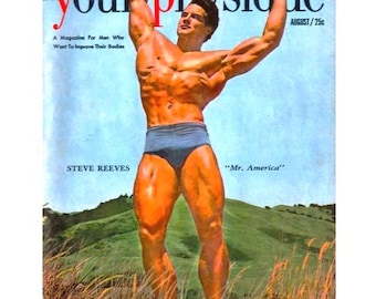 Peut inclure: Une couverture de magazine vintage représentant un homme musclé en maillot de bain bleu, posant les bras levés au-dessus de sa tête. Le magazine est intitulé "Your Physique" et la couverture présente le texte "A Magazine For Man Who Want To Improve Their Bodies" et "August/25c". L'homme est identifié comme "Steve Reeves" et est étiqueté "Mr. America".
