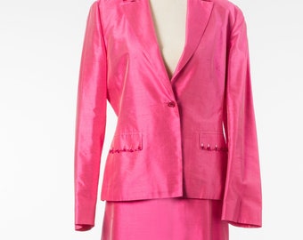Blazer y falda de seda rosa intenso adornados de Les Copains vintage
