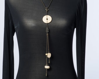 Collar Robert Rose con influencia primitiva y oriental MOD Squad