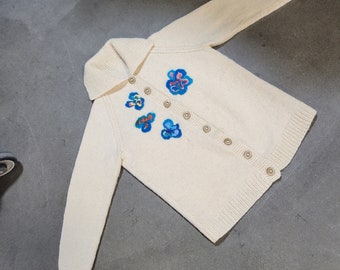 Vintage women's wool hand made sweater Floral  Flowers medium