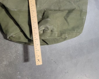 Énorme sac de sport militaire vintage en toile verte avec cordon de serrage