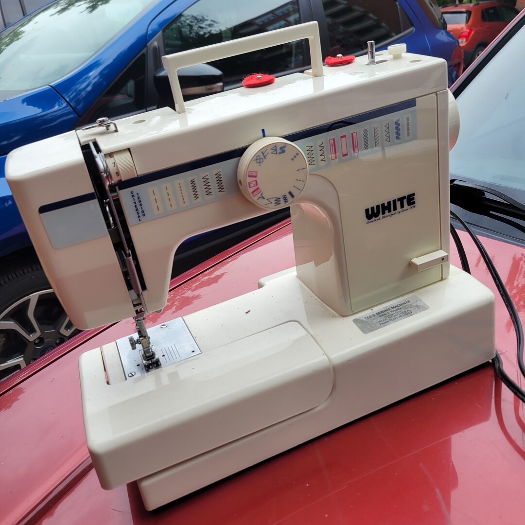 Vintage White Heavy Duty Sewing Machine Model 1866 With Foot Etsy