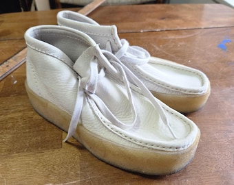 Vintage Clarks Originals Wallabee Style Shoes / Butter Milk Lemon