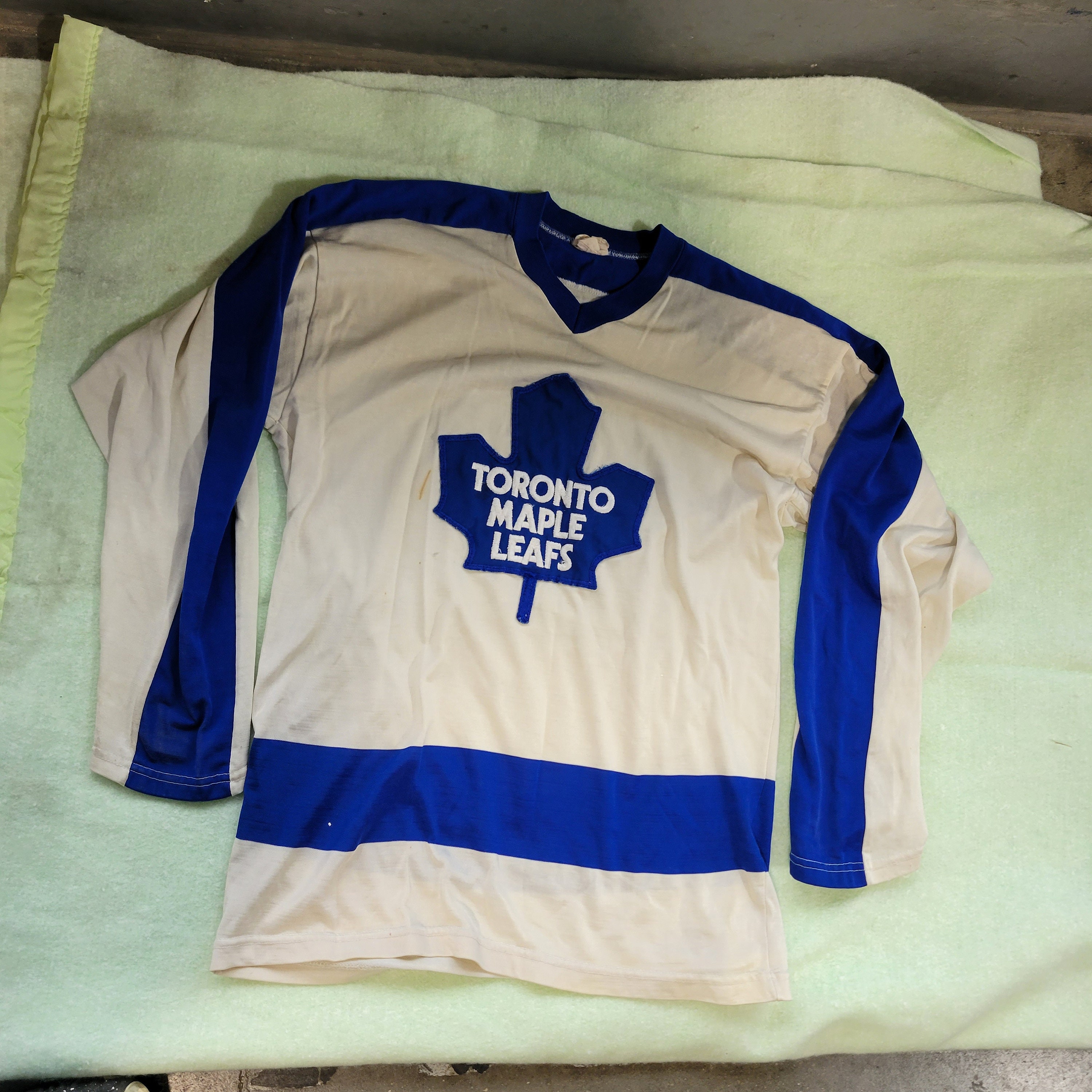 Vintage Toronto Maple Leafs Nutmeg Mills T-shirt Size XL Blue Nhl Single  Stitch