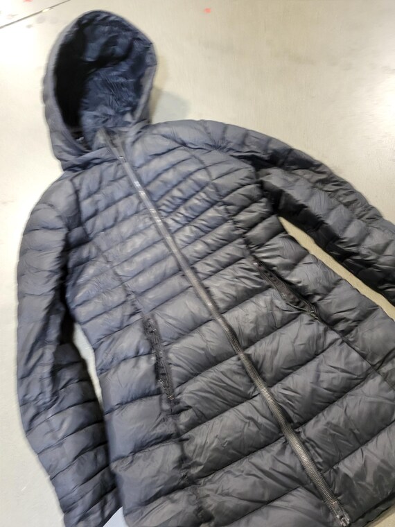 Lululemon Brave The Cold Jacket. Black Night. Size 10 women s jacket