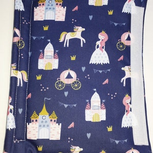 Safety belt pad princess, princess carriage, princess castle children&#39;s belt pad cushion blue for car safety belt