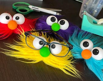 Table Floppers - Puppet Eyeglass Holder & Desk Accessory