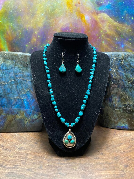 Turquoise necklace with signed Native American pe… - image 1