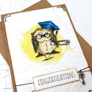 Carte de remise des diplômes faite à la main, carte de félicitations, hibou