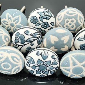 手作りのマルチカラーセラミックノブ、塗装されたキャビネットと引き出しの取っ手 Style 07