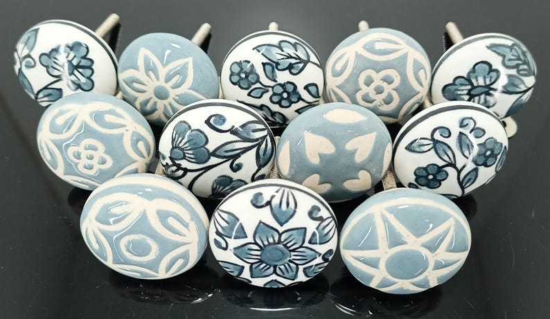 手作りのマルチカラーセラミックノブ、塗装されたキャビネットと引き出しの取っ手 Style 07