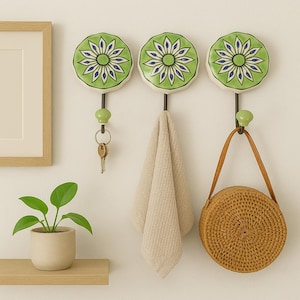 Handbemalter Keramik Wandhaken: Grünes Blumen Metall
