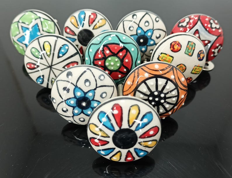 手作りのマルチカラーセラミックノブ、塗装されたキャビネットと引き出しの取っ手 Style 09