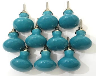 Ceramiczne gałki w kolorze turkusowym, ręcznie robione okucia do szafek i szuflad