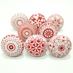 Boutons en céramique rouge et blanche, matériel d'armoires de cuisine fait main