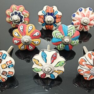 手作りのマルチカラーセラミックノブ、塗装されたキャビネットと引き出しの取っ手 Style 03