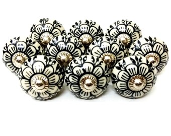 手描きのブラックフラワーセラミックノブ、キャビネット＆引き出し金具