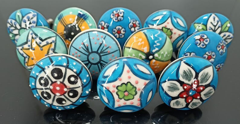 手作りのマルチカラーセラミックノブ、塗装されたキャビネットと引き出しの取っ手 Style 04