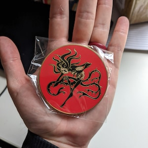 Pin de esmalte Presencia Lunar [BLOODBORNE]