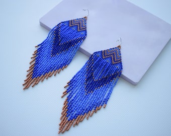 Lila Perlen Ohrringe, Boho Schmuck, Perlen Ohrringe, extra lange Ohrringe, Native style