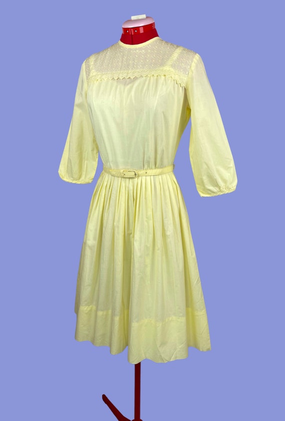 1950s Vintage Pastel Yellow Belted Cotton Fit and… - image 2