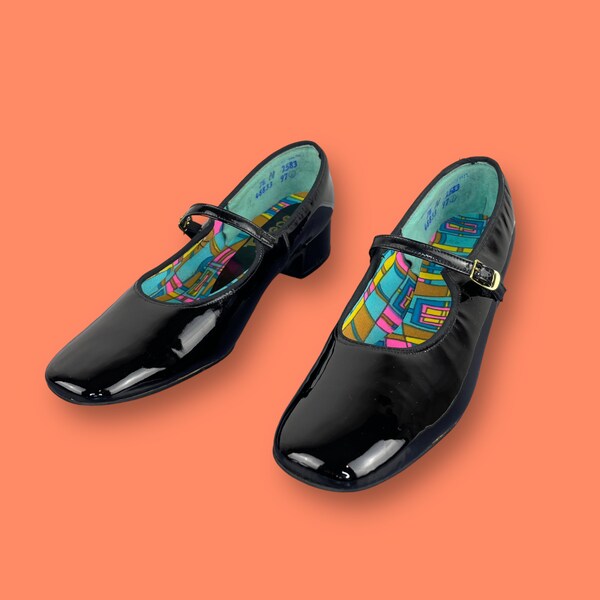 1960s mary jane shoes