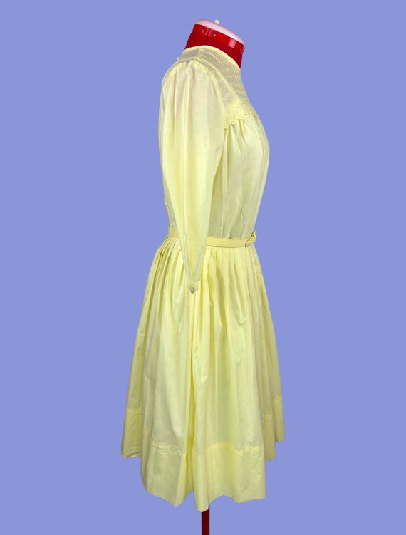 1950s Vintage Pastel Yellow Belted Cotton Fit and… - image 5