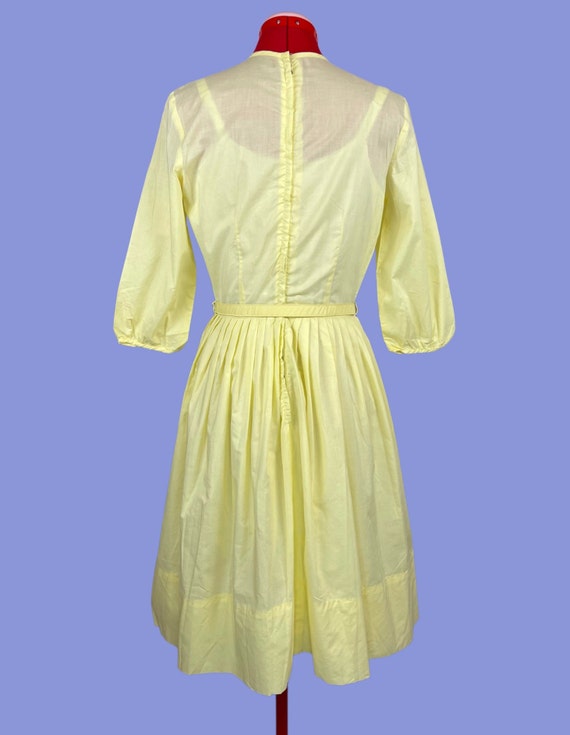1950s Vintage Pastel Yellow Belted Cotton Fit and… - image 4