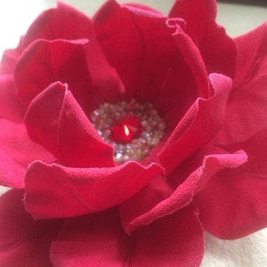 Rosa rosa hecha a mano, broche de flores de seda, joyería de flores, joyería de seda