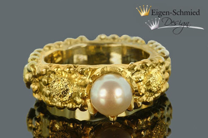 Ring with pearl Mosaik in 925 Sterling silver with a 22 carat gold-plating image 2