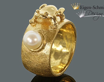 Silverring with 22 carat gold-plating, " frog with pearl ", frog, pearl, ring wit pearl, ring with frog, ring, handmade jewelry, frogring