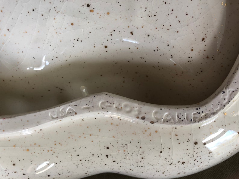 Vintage USA California GOLD speckle green ivy white Ashtray collectible 10 x 8.5
