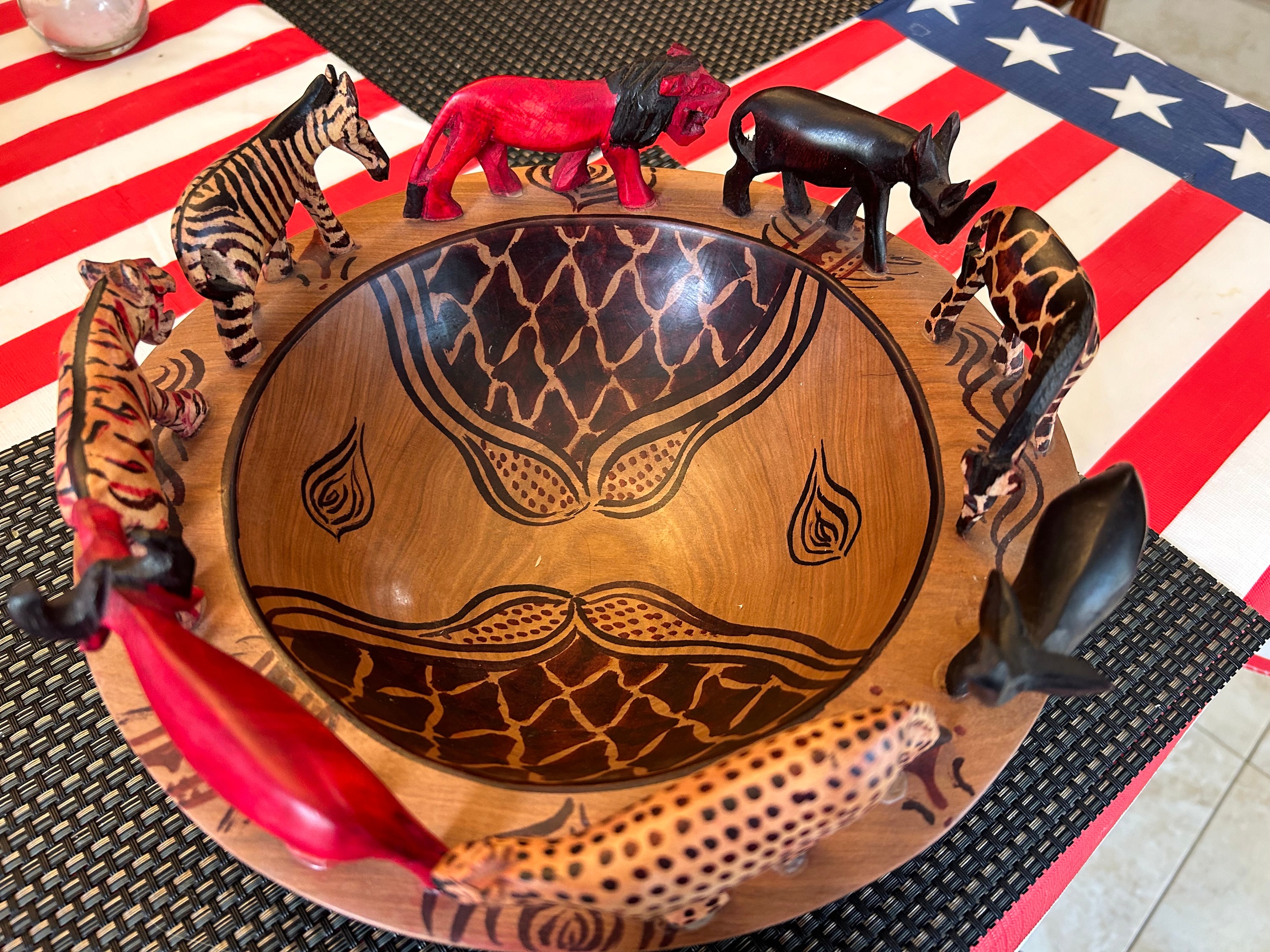 Beautiful Handcarved African Solid Wood Wooden Decorative Bowl