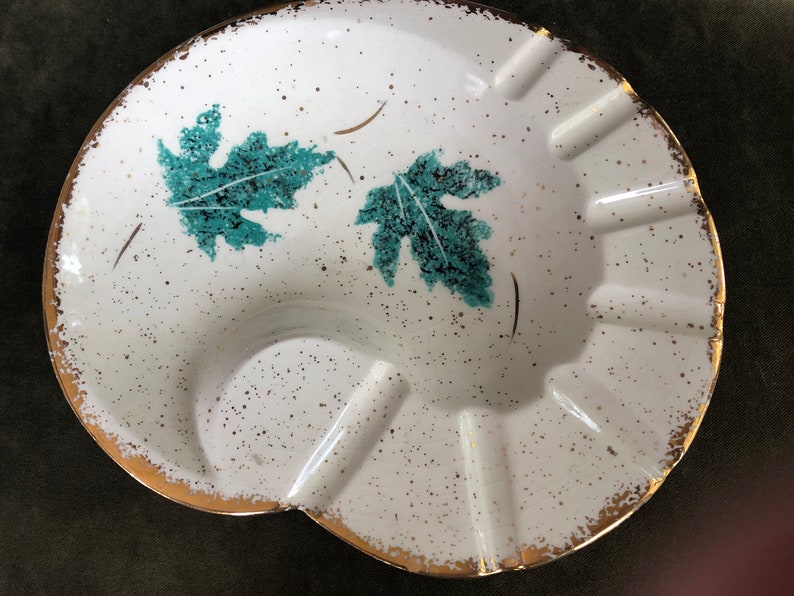 Vintage USA California GOLD speckle green ivy white Ashtray collectible 10 x 8.5