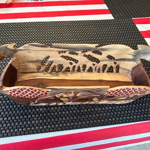 Beautiful handcarved African solid wood wooden small jewelry trinket bowl giraffes elephants Kenya Africa crafted Maasai Mara wood carving