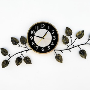 Vintage Floral Wall Clock: Retro Gold Kitchen Decor