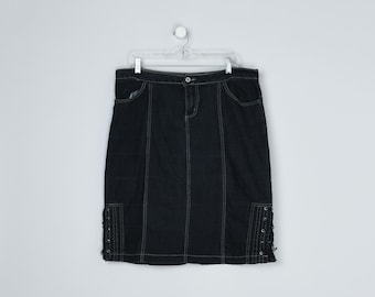 Falda vaquera midi negra vintage Y2k con cordones laterales y costuras en contraste - Ropa de los años 2000 - Talla 14 de mujer // Cintura 91 cm